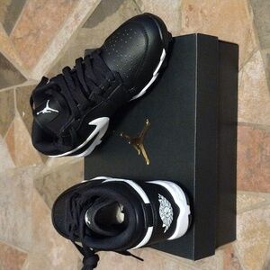 NWT Jordon 1 Low Youth Cleat size 4.5Y